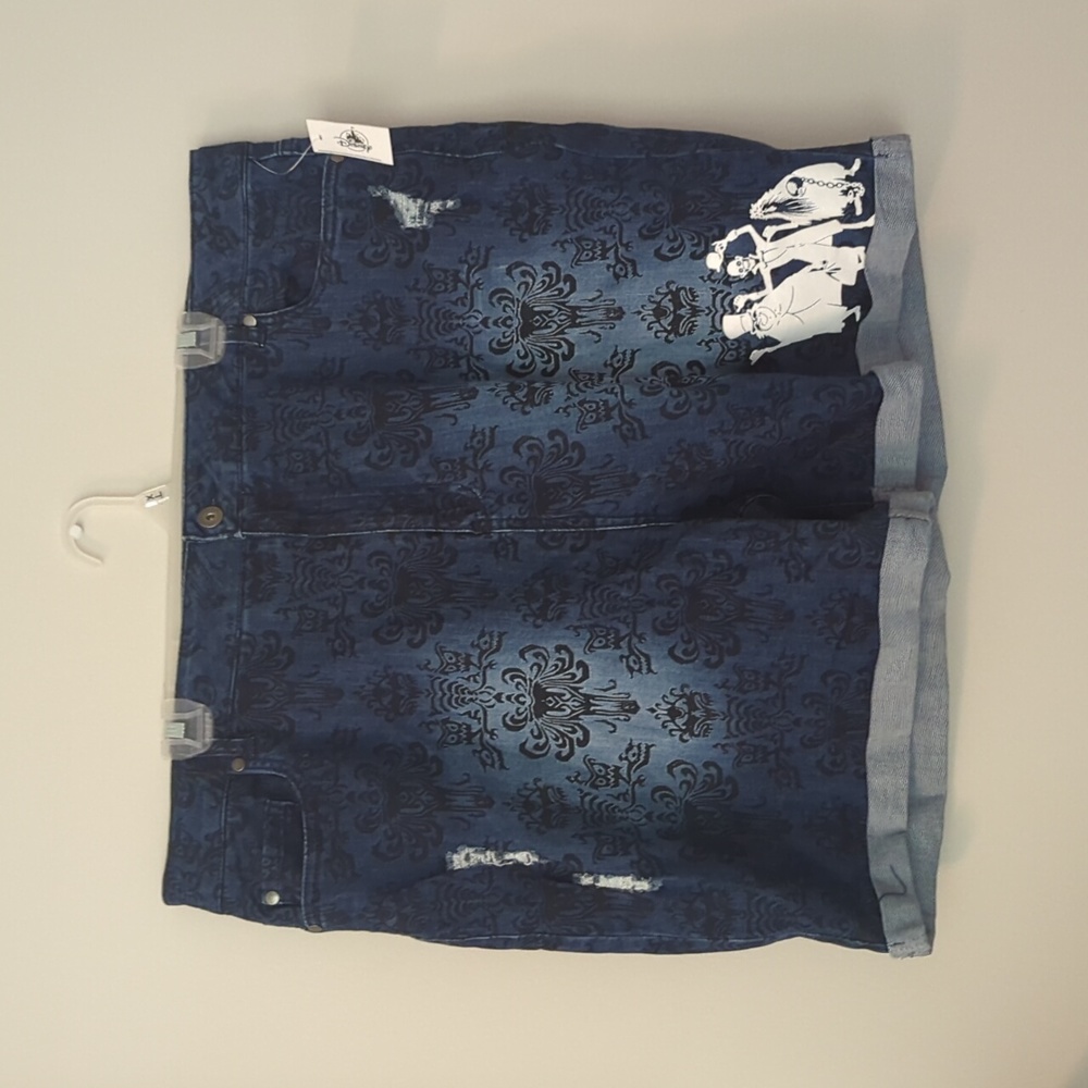 NWT Disney Haunted Mansion Shorts XXL